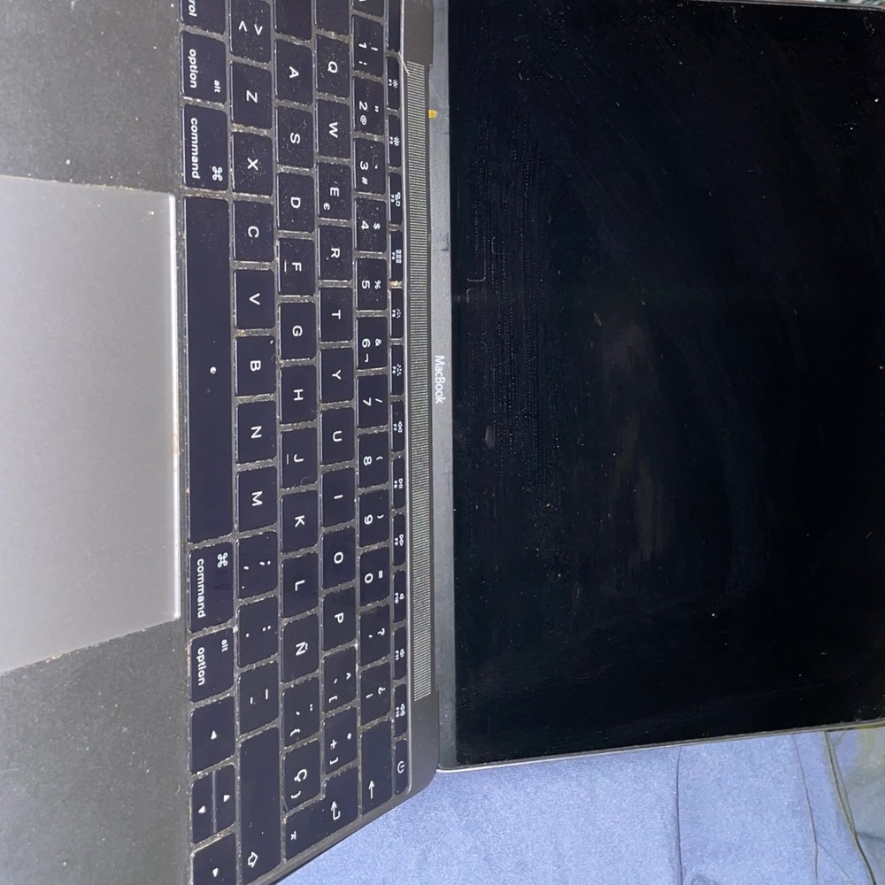 MacBook *SOLD** - Picture 5 of 10